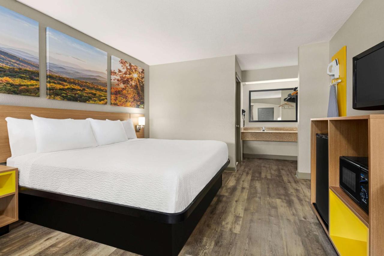 Days By Wyndham Hotel
